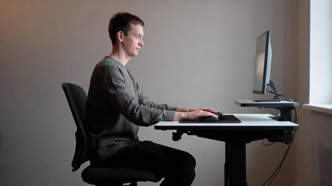 Kuidas seadistada reguleeritav laud õigesti? Juhend ergonoomiliseks tööasendiks.