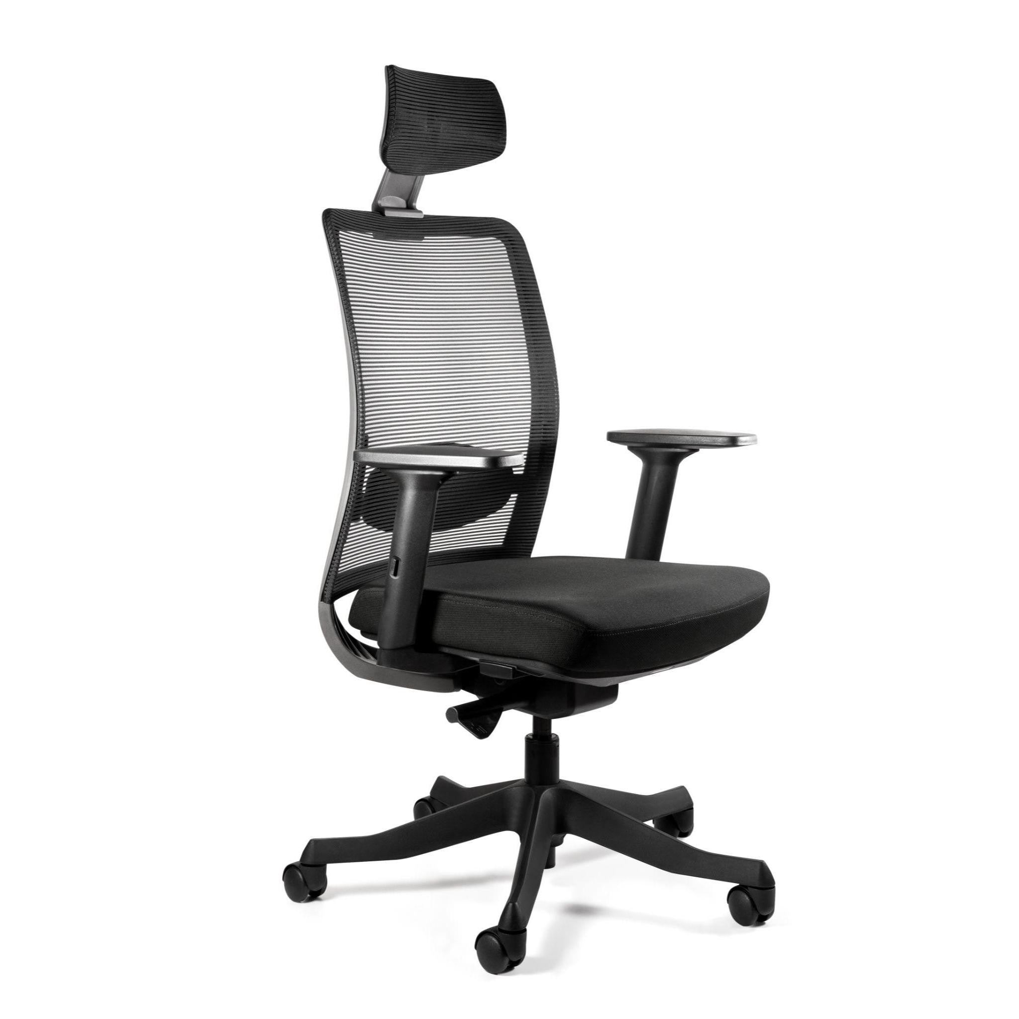 Ergonoomiline kontoritool Anggun must eest